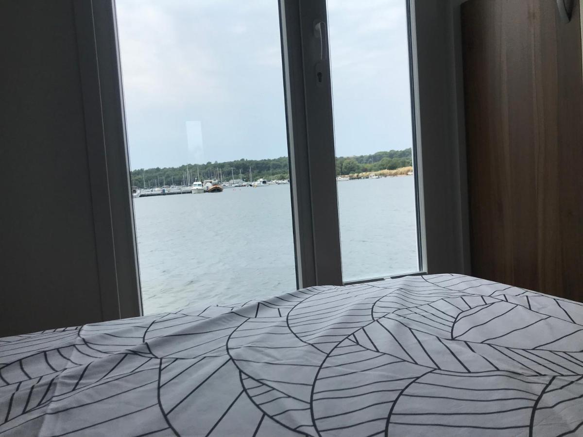 Floating House Varoni Пула Экстерьер фото