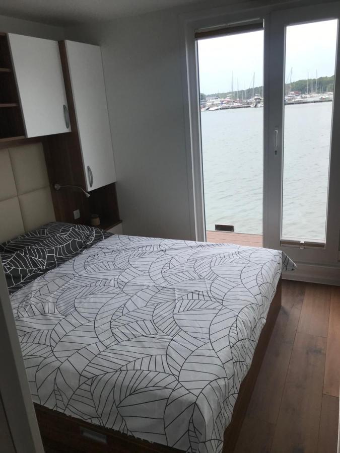 Floating House Varoni Пула Экстерьер фото